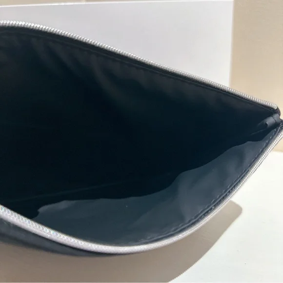 Dior makeup pouch - Picture 4 of 4